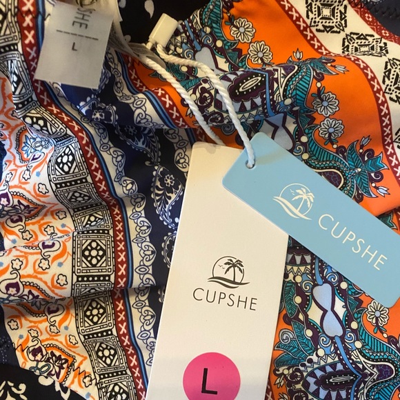 COPY - Cupshe high waist twist top bikini - Picture 2 of 11